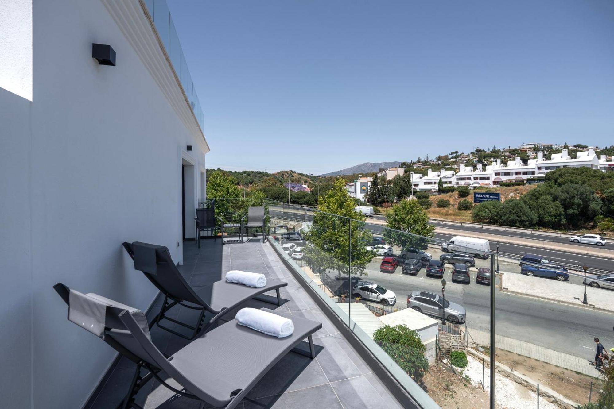 The Orange House Boutique And Upstairs Rooftop Bar Center Of 100m From The Hotel La Cala De Mijas