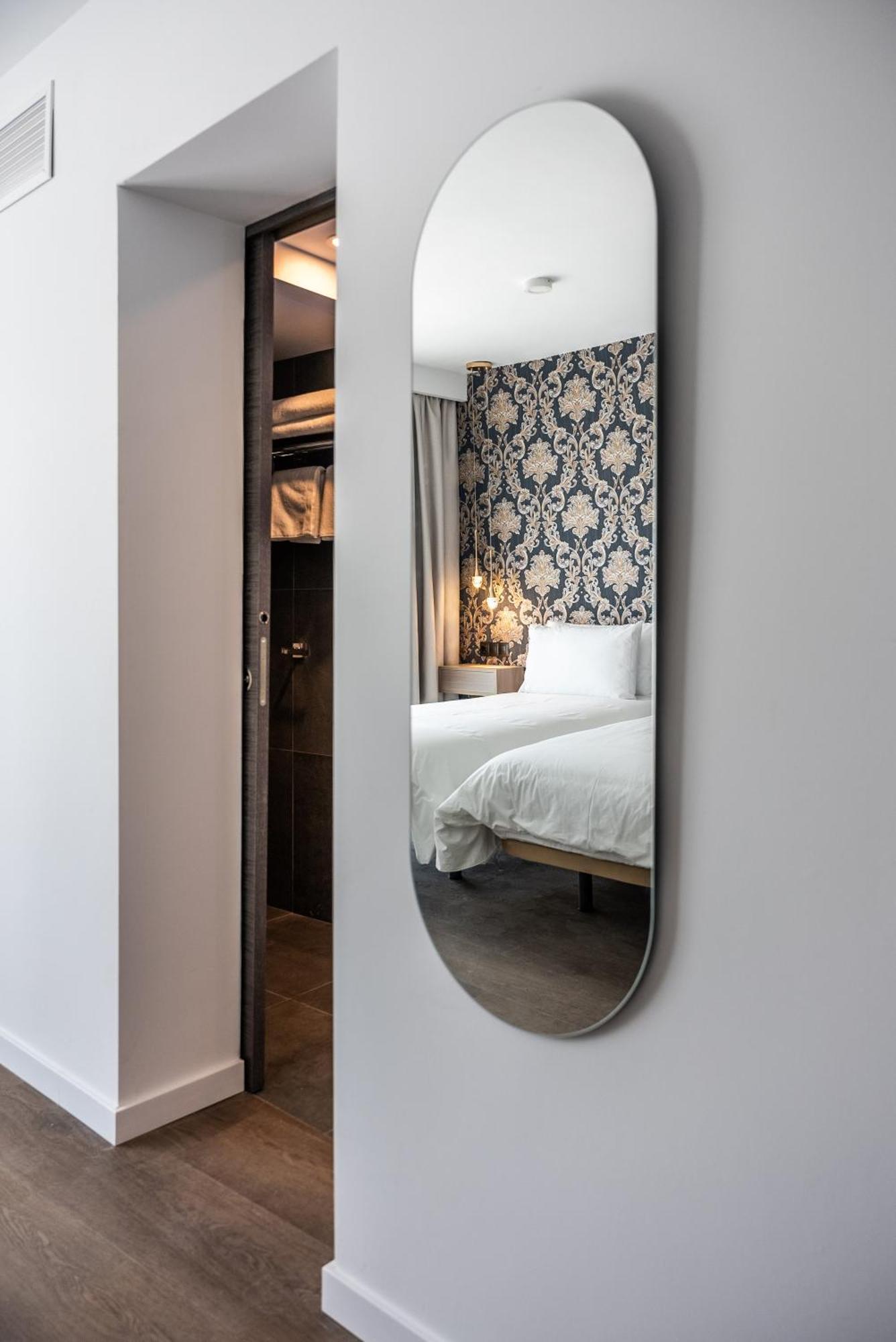 Hotel The Orange House Boutique And Upstairs Rooftop Bar Center Of 100m From The La Cala De Mijas