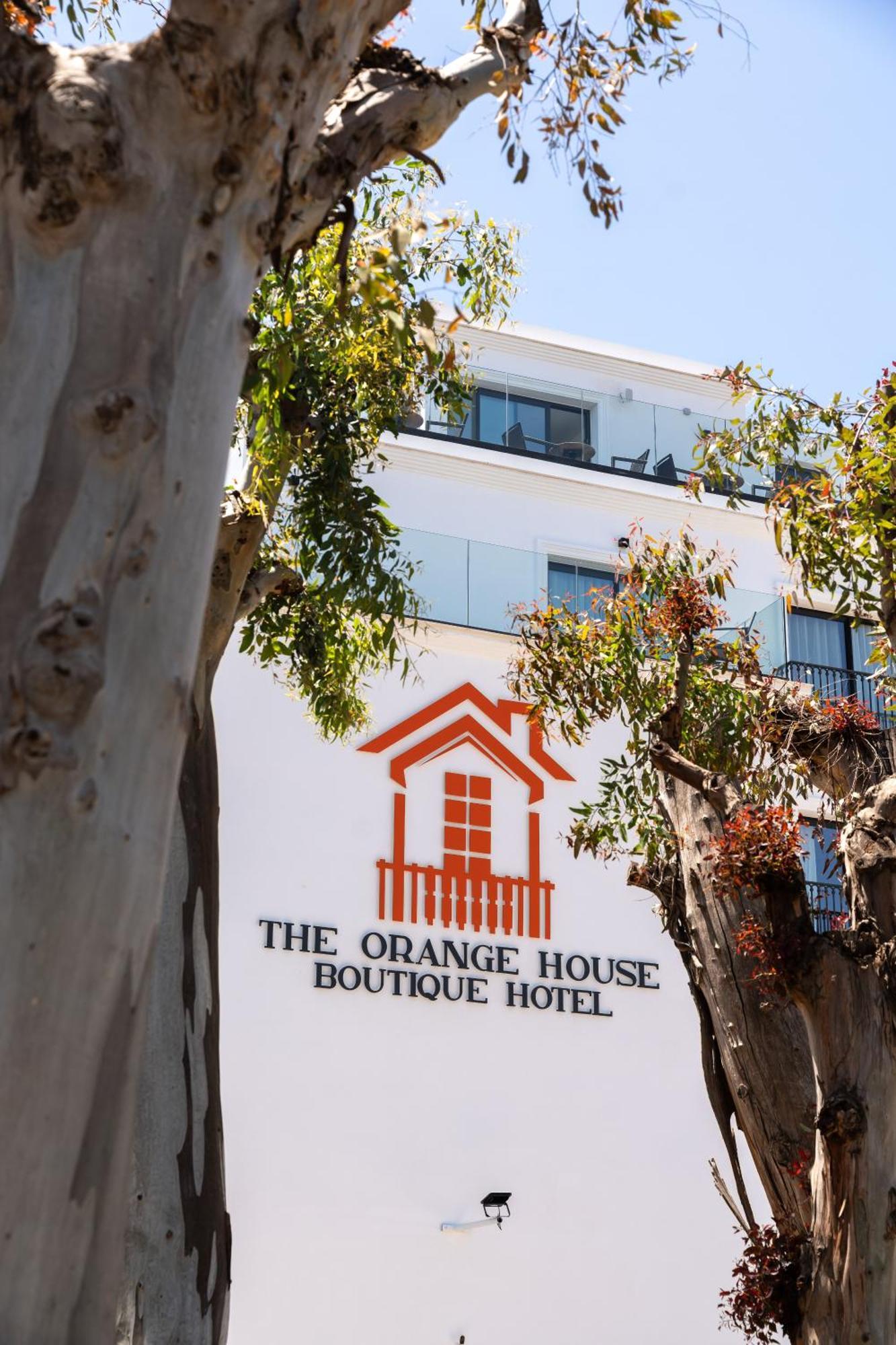 The Orange House Boutique And Upstairs Rooftop Bar Center Of 100m From The