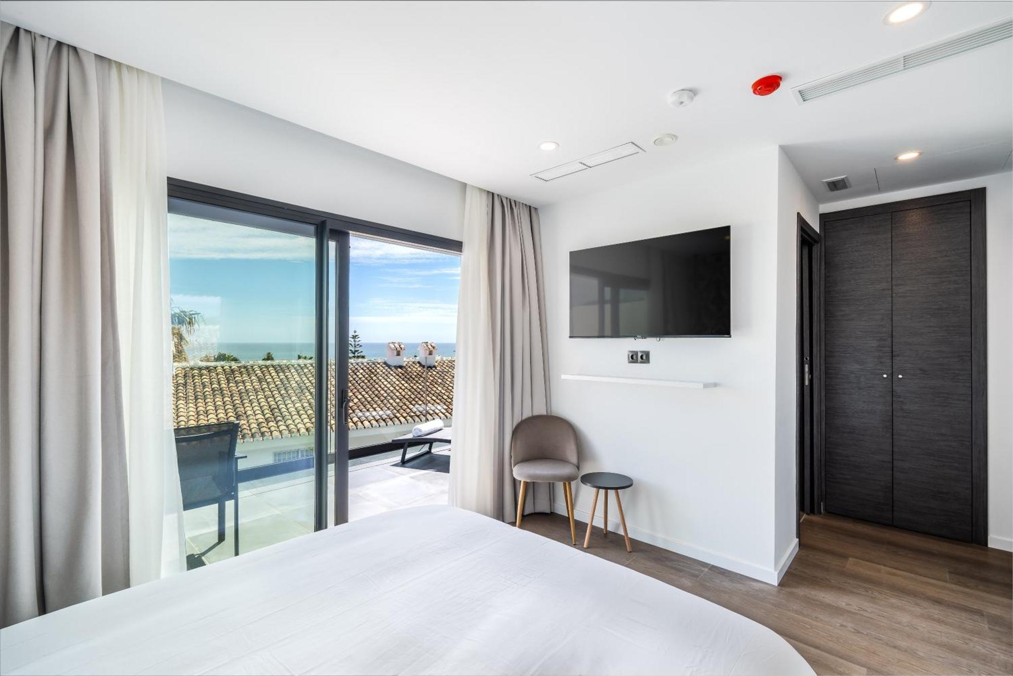 The Orange House Boutique And Upstairs Rooftop Bar Center Of 100m From The 3*
