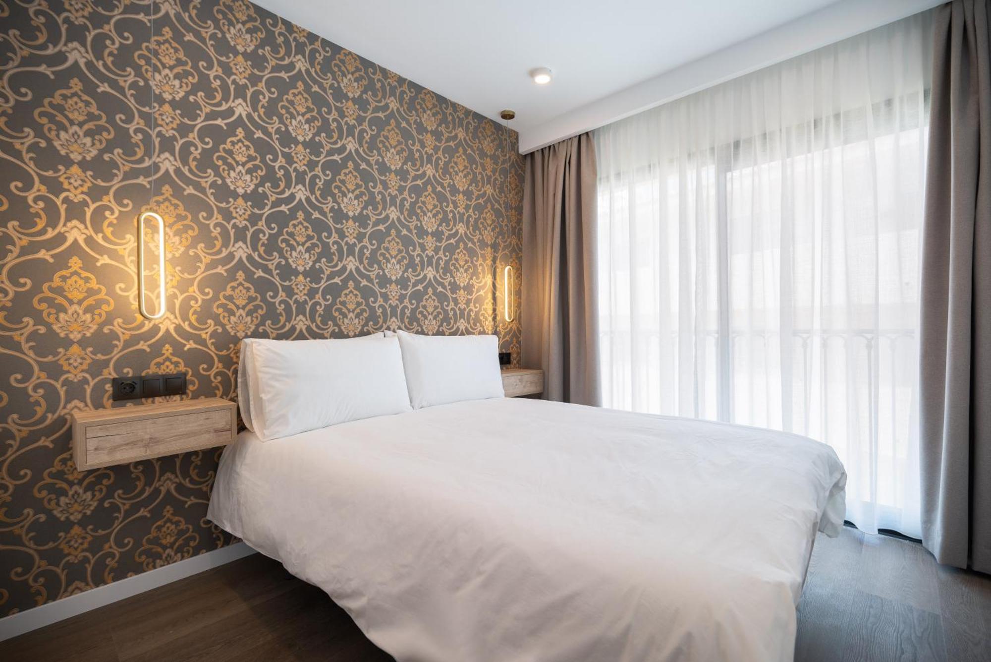 The Orange House Boutique And Upstairs Rooftop Bar Center Of 100m From The 3* La Cala De Mijas
