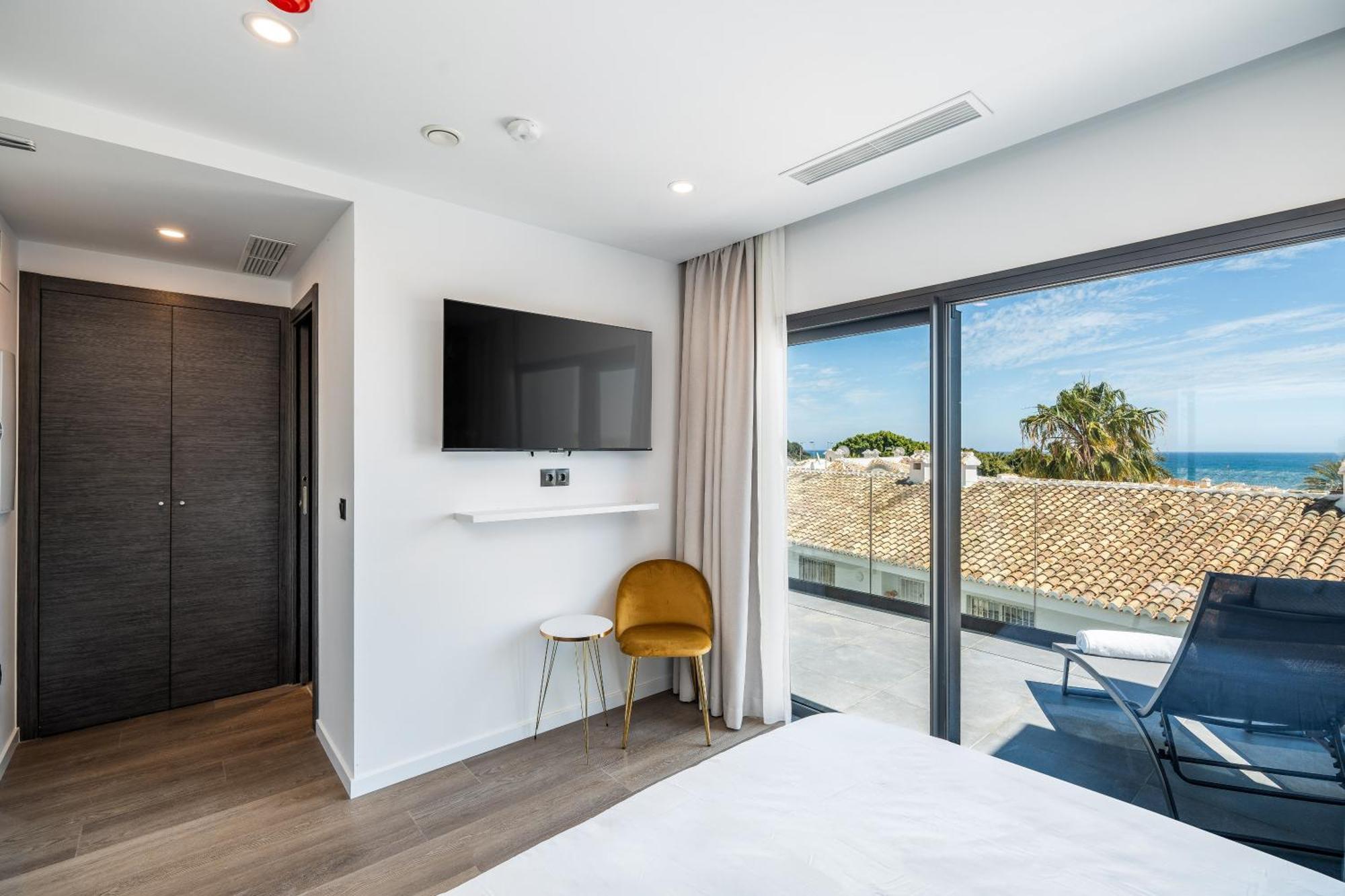 Hotel The Orange House Boutique And Upstairs Rooftop Bar Center Of 100m From The 3*