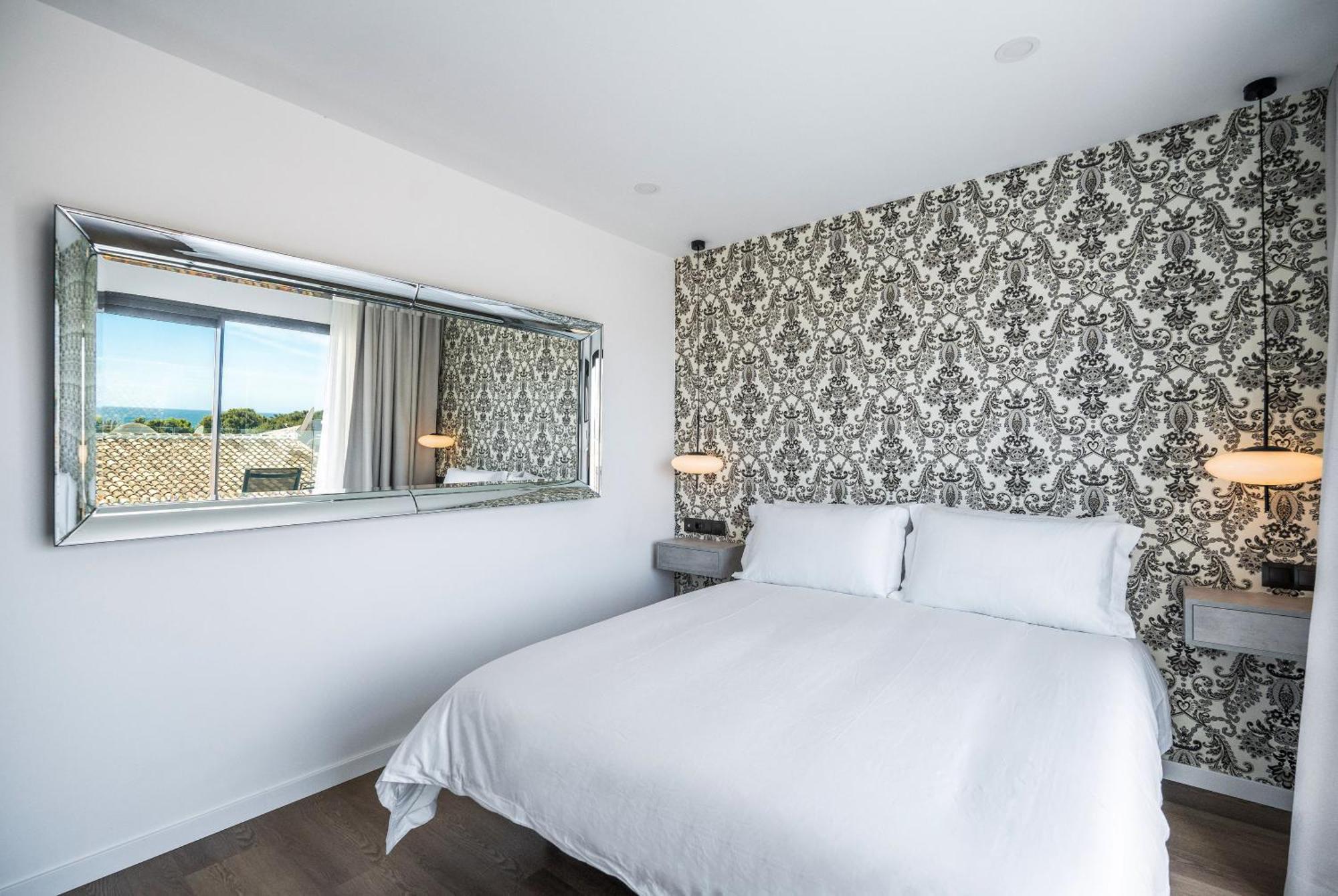 The Orange House Boutique And Upstairs Rooftop Bar Center Of 100m From The La Cala De Mijas