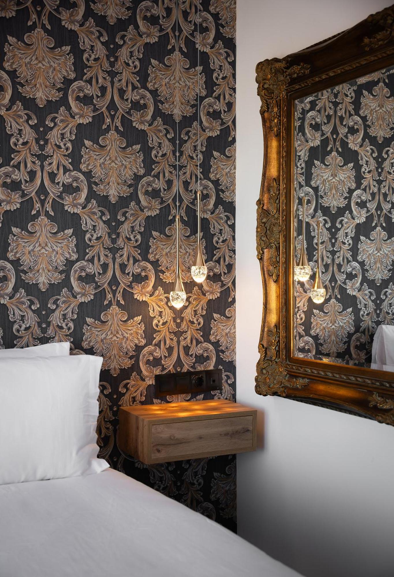 The Orange House Boutique And Upstairs Rooftop Bar Center Of 100m From The 3*