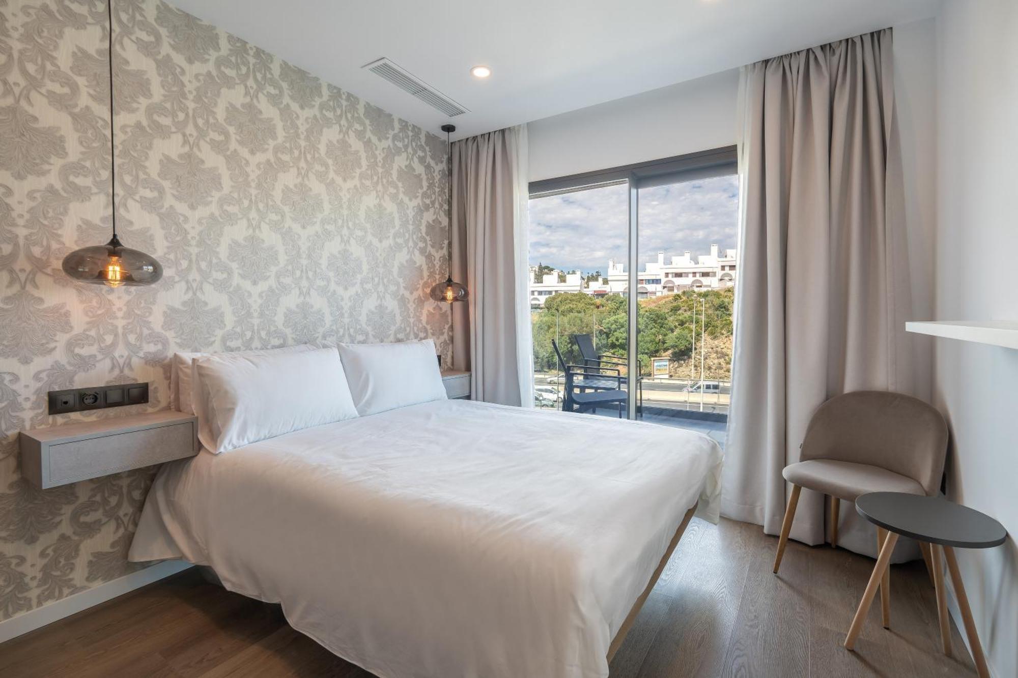 The Orange House Boutique And Upstairs Rooftop Bar Center Of 100m From The La Cala De Mijas