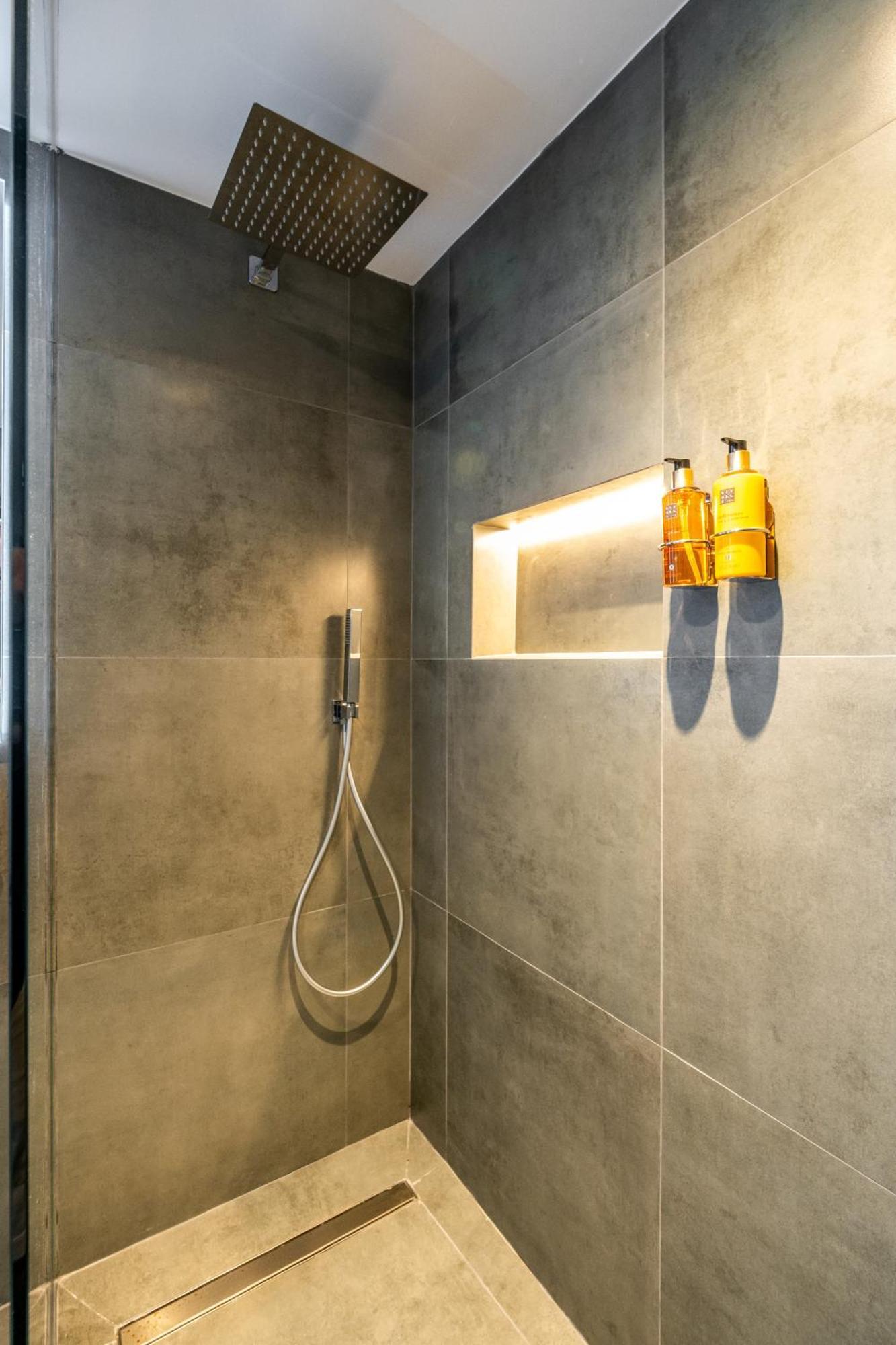 Hotel The Orange House Boutique And Upstairs Rooftop Bar Center Of 100m From The
